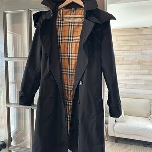 Burberry Black Trench Coat with Iconic Plaid Interior